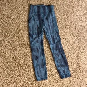 black-blue tie dye lululemon leggings